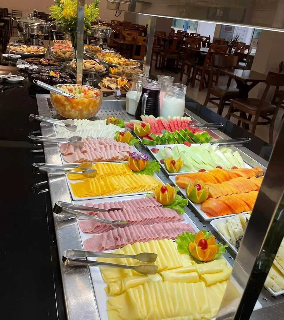 天竺葵酒店 Balneário Camboriú